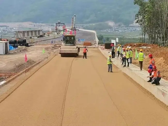 感城镇路基工程